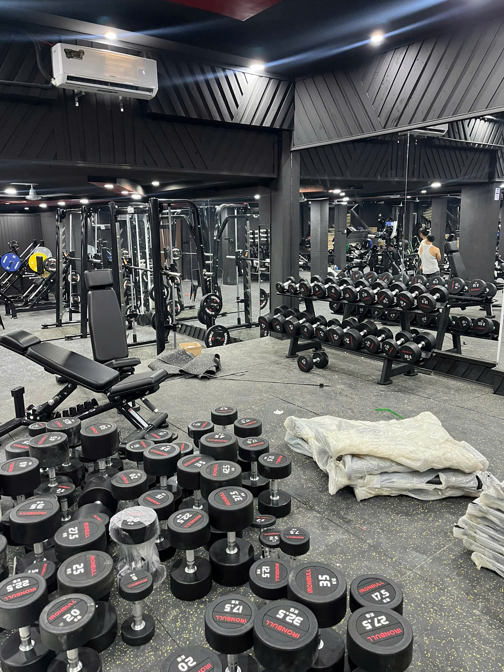 Mega Gym Ni Sư Huỳnh Liên
