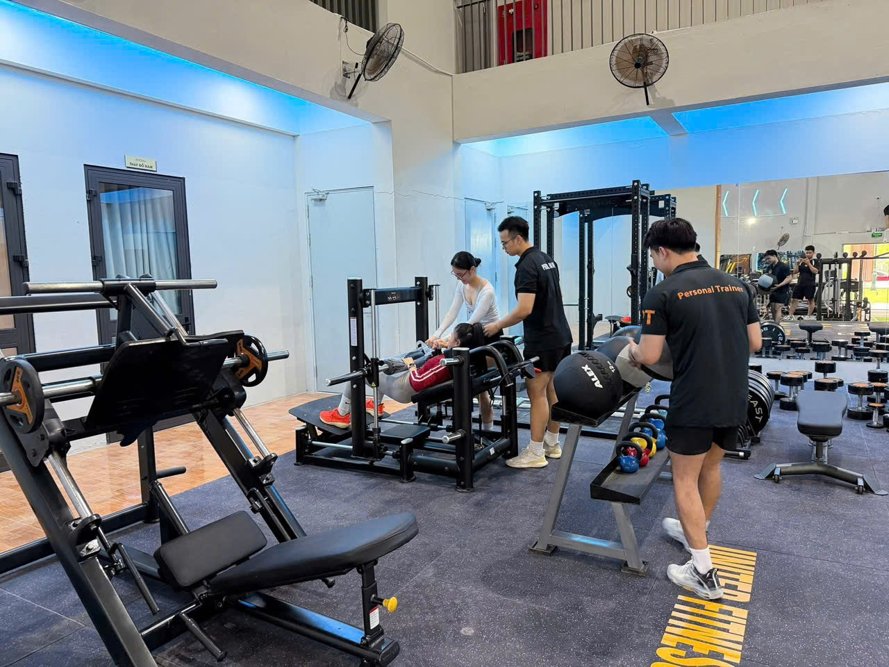 United Gym & Fitness Đông Trù