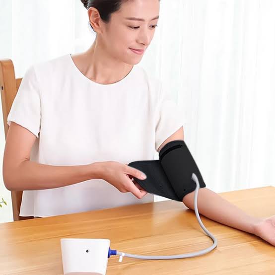 mua máy đo huyết áp nên mua thương hiệu nước nào